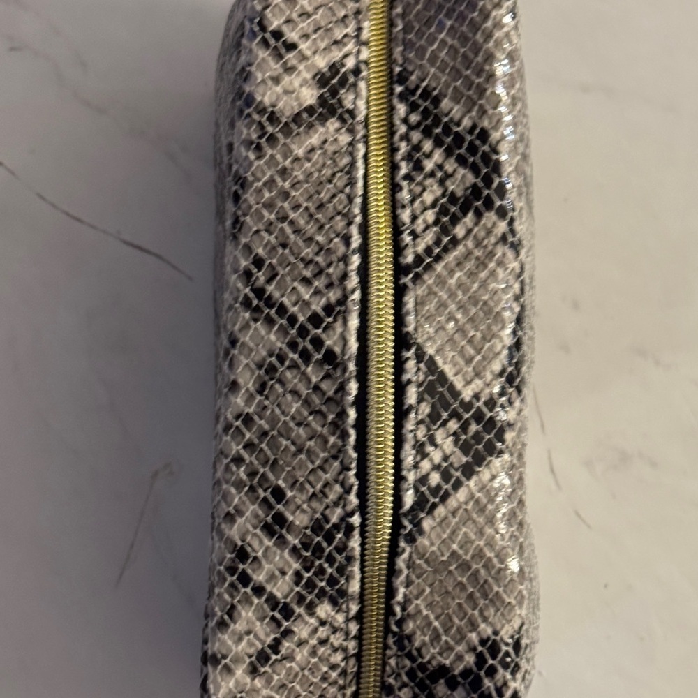Tarte Makeup Bag - new, never used - Picture 5 of 7